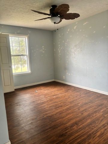 1054 Sassafras Ln, Goodlettsville, TN 37072