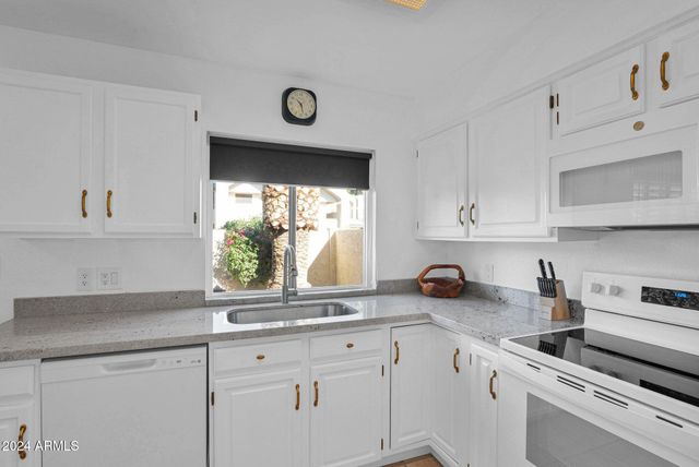 10460 E FANFOL Lane, Scottsdale, AZ 85258