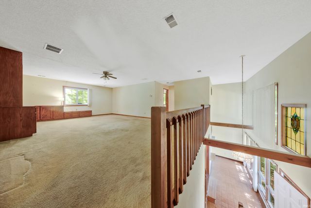 890 Sycamore Lake Drive, Evansville, IN 47712
