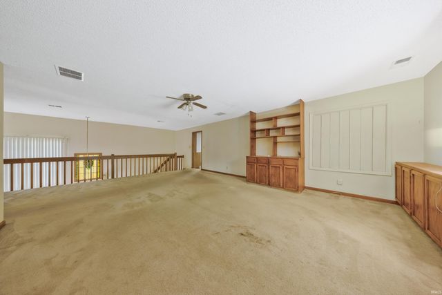 890 Sycamore Lake Drive, Evansville, IN 47712