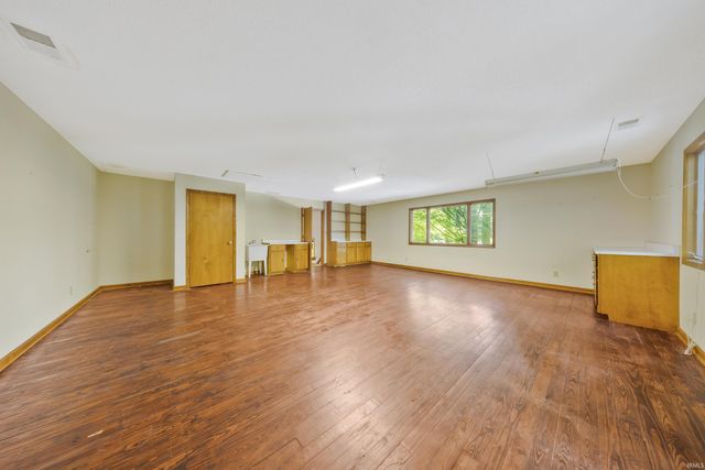 890 Sycamore Lake Drive, Evansville, IN 47712