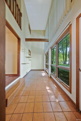890 Sycamore Lake Drive, Evansville, IN 47712