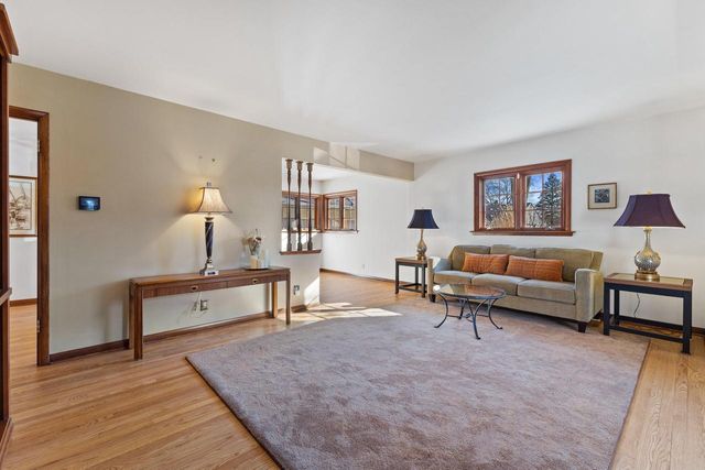 8828 N Navajo ROAD, Bayside, WI 53217