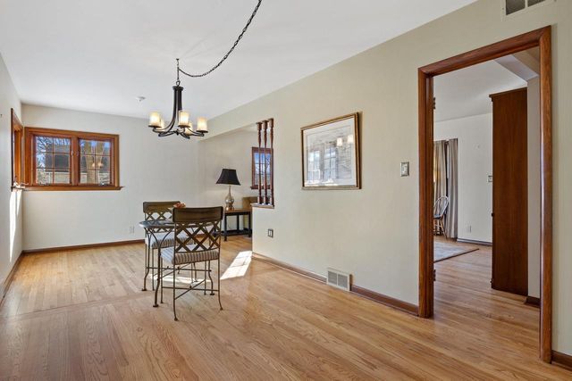 8828 N Navajo ROAD, Bayside, WI 53217