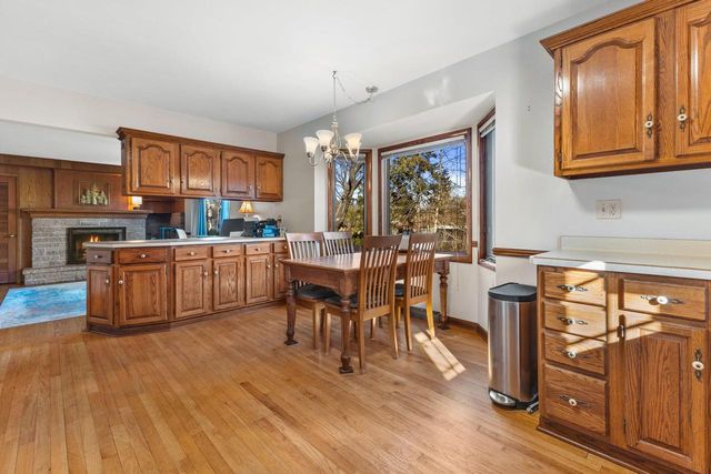 8828 N Navajo ROAD, Bayside, WI 53217