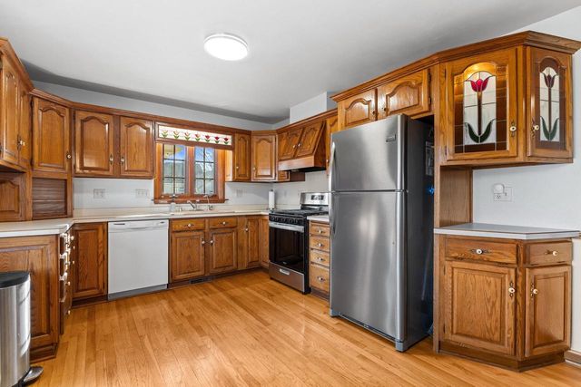 8828 N Navajo ROAD, Bayside, WI 53217