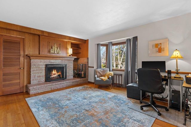 8828 N Navajo ROAD, Bayside, WI 53217