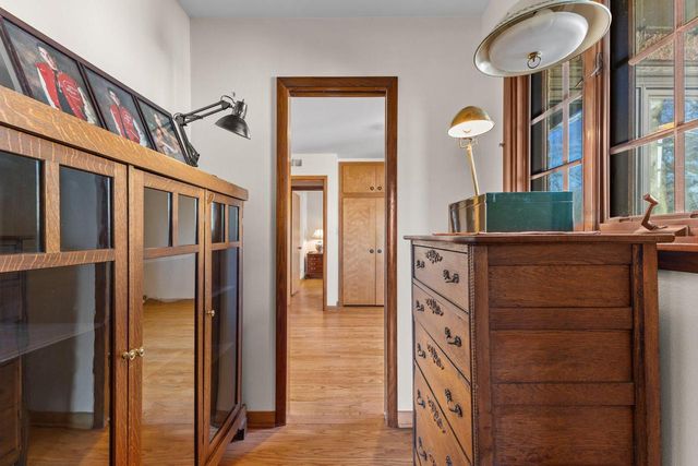 8828 N Navajo ROAD, Bayside, WI 53217