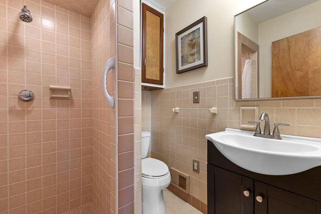 8828 N Navajo ROAD, Bayside, WI 53217