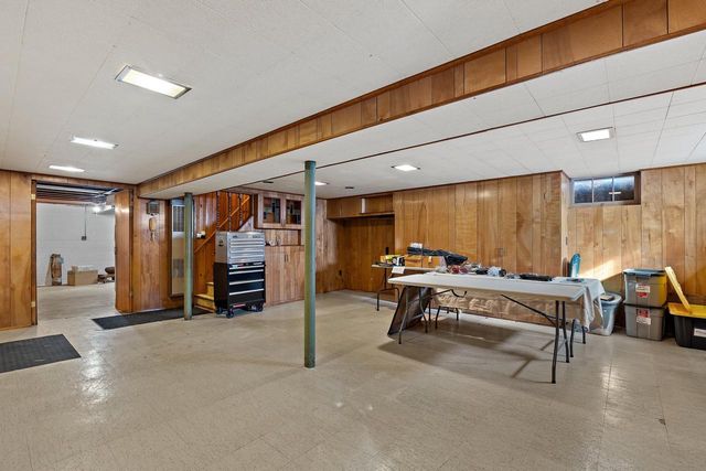 8828 N Navajo ROAD, Bayside, WI 53217