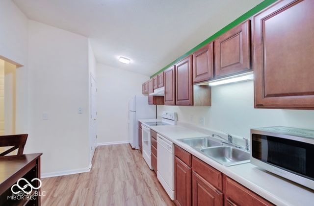 230 Legends Creek Way 207, Indianapolis, IN 46229