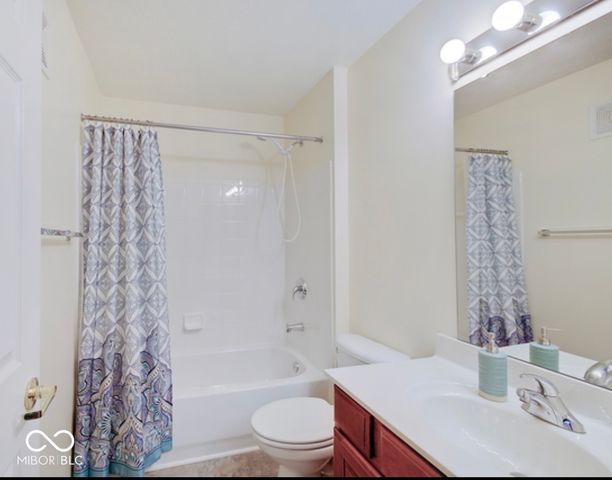 230 Legends Creek Way 207, Indianapolis, IN 46229