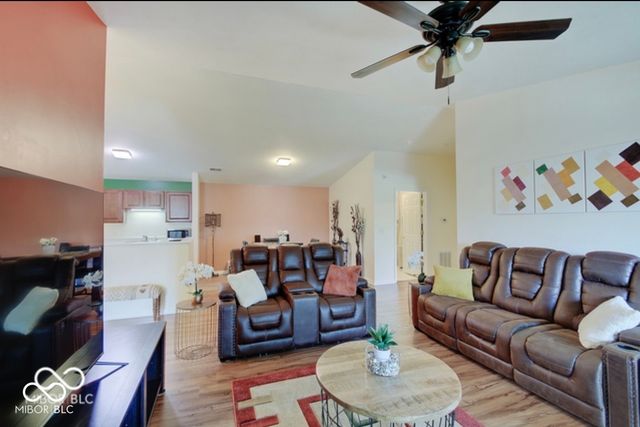230 Legends Creek Way 207, Indianapolis, IN 46229