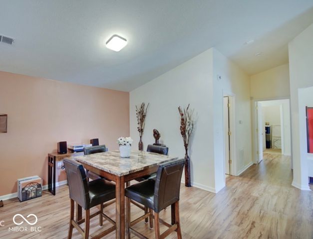 230 Legends Creek Way 207, Indianapolis, IN 46229