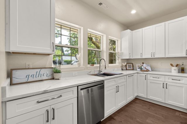 205 N Oregon Street, Jacksonville, OR 97530