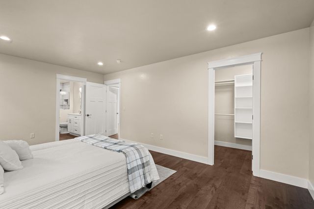 205 N Oregon Street, Jacksonville, OR 97530