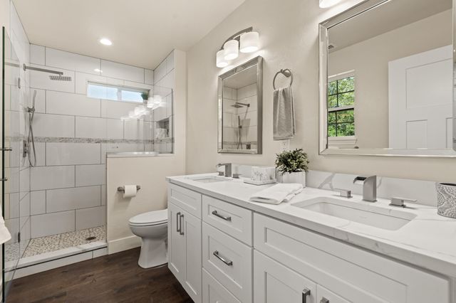 205 N Oregon Street, Jacksonville, OR 97530