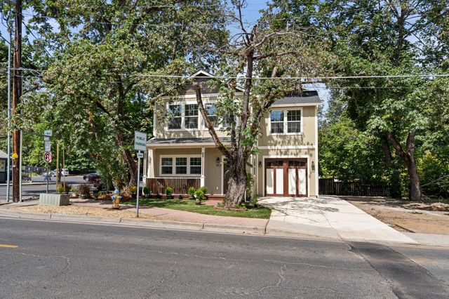 205 N Oregon Street, Jacksonville, OR 97530