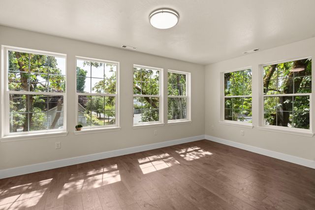 205 N Oregon Street, Jacksonville, OR 97530