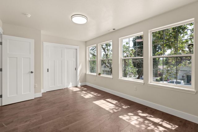 205 N Oregon Street, Jacksonville, OR 97530