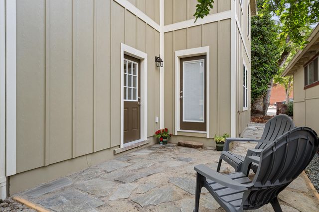 205 N Oregon Street, Jacksonville, OR 97530