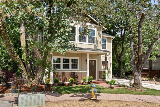 205 N Oregon Street, Jacksonville, OR 97530