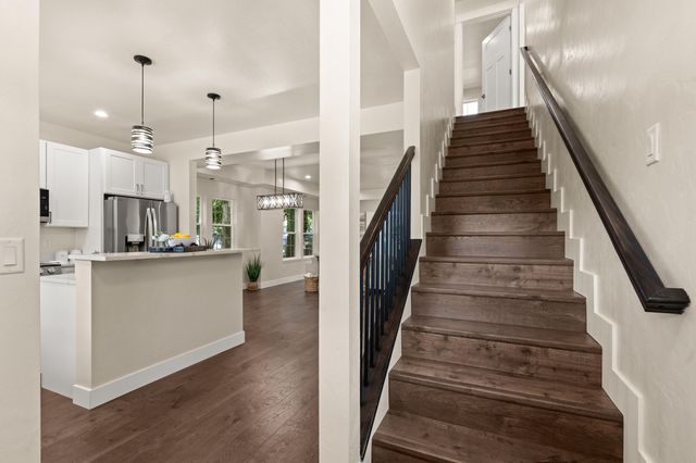 205 N Oregon Street, Jacksonville, OR 97530