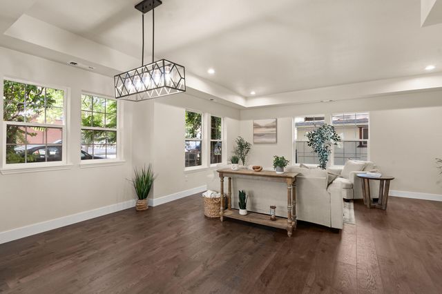 205 N Oregon Street, Jacksonville, OR 97530