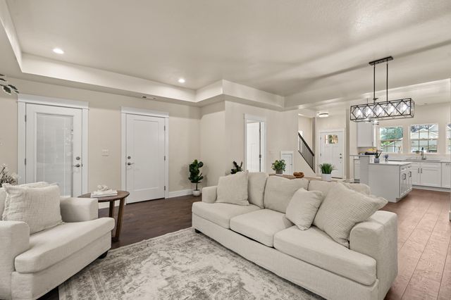 205 N Oregon Street, Jacksonville, OR 97530