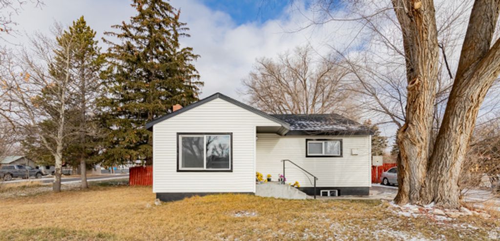 745 W MAIN ST, Saint Anthony, ID 83445