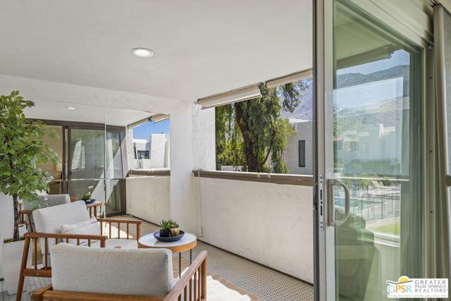 415 Rio Vista Drive, Palm Springs, CA 92262