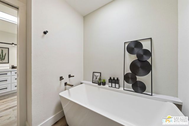 415 Rio Vista Drive, Palm Springs, CA 92262