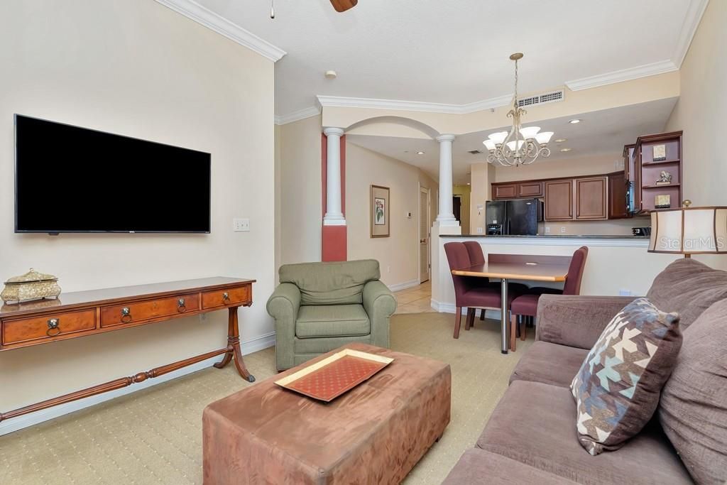 Image 2 of property listing at 13941 CLUBHOUSE DRIVE 103, Tampa, FL 33618