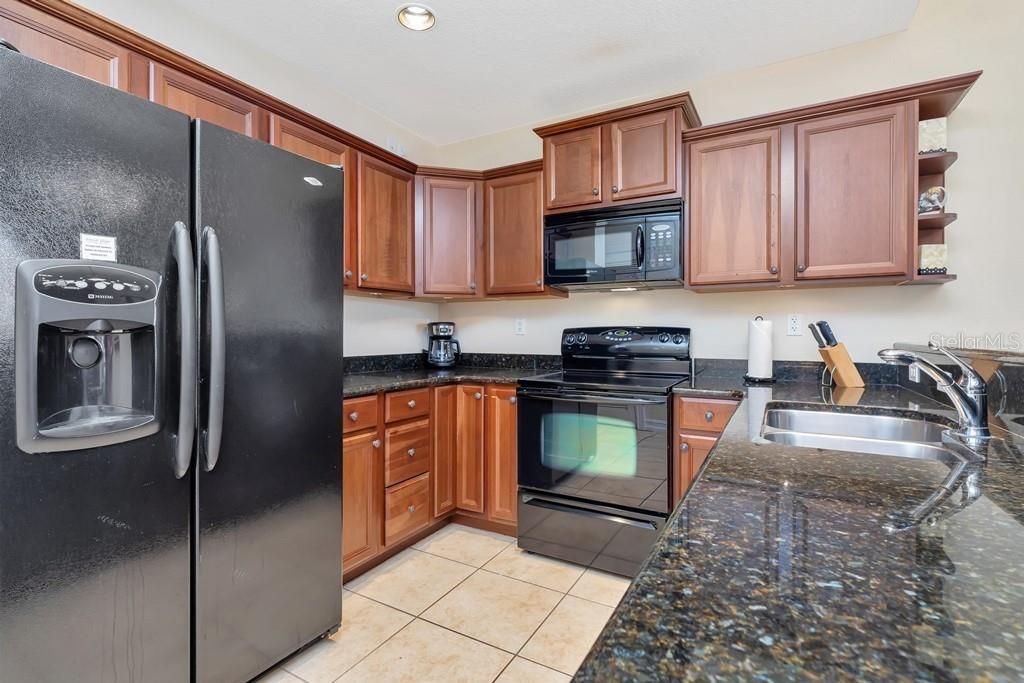 Image 14 of property listing at 13941 CLUBHOUSE DRIVE 103, Tampa, FL 33618