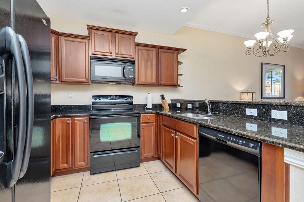 Image 15 of property listing at 13941 CLUBHOUSE DRIVE 103, Tampa, FL 33618
