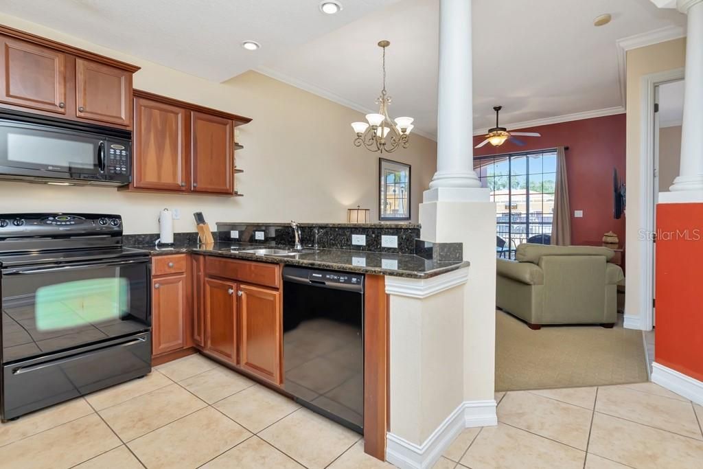 Image 5 of property listing at 13941 CLUBHOUSE DRIVE 103, Tampa, FL 33618