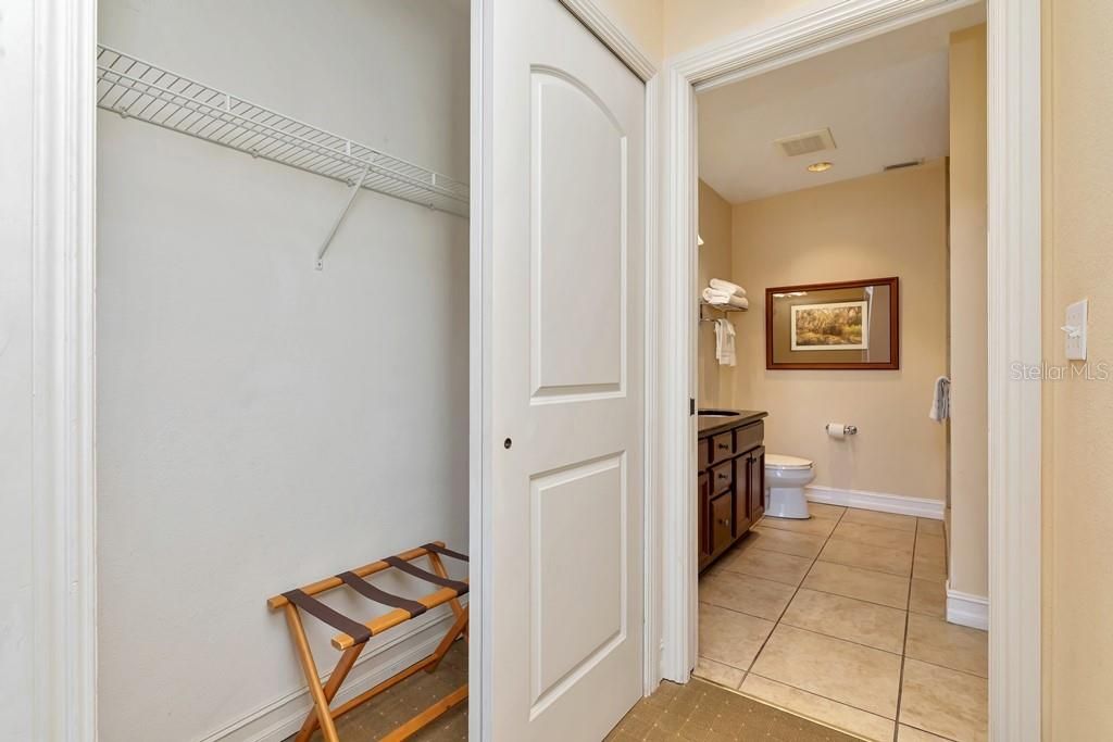 Image 10 of property listing at 13941 CLUBHOUSE DRIVE 103, Tampa, FL 33618