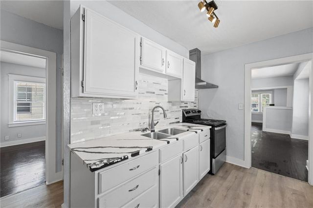 4243 Agnes Avenue, Kansas City, MO 64130