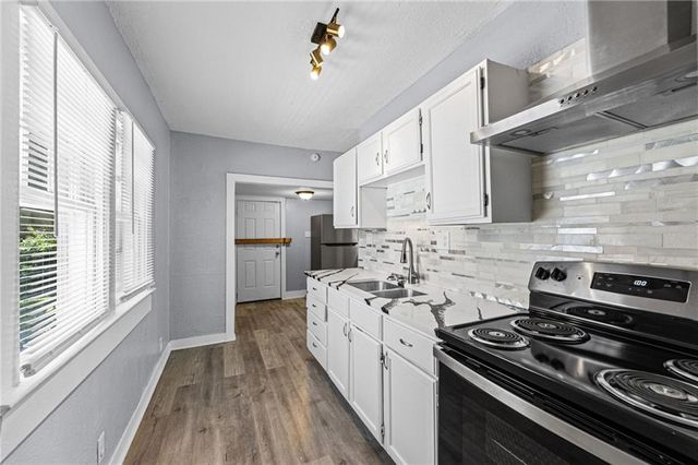 4243 Agnes Avenue, Kansas City, MO 64130