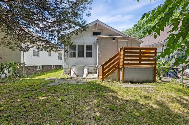 4243 Agnes Avenue, Kansas City, MO 64130