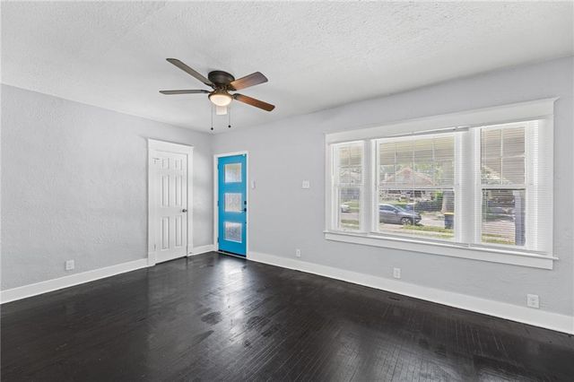 4243 Agnes Avenue, Kansas City, MO 64130