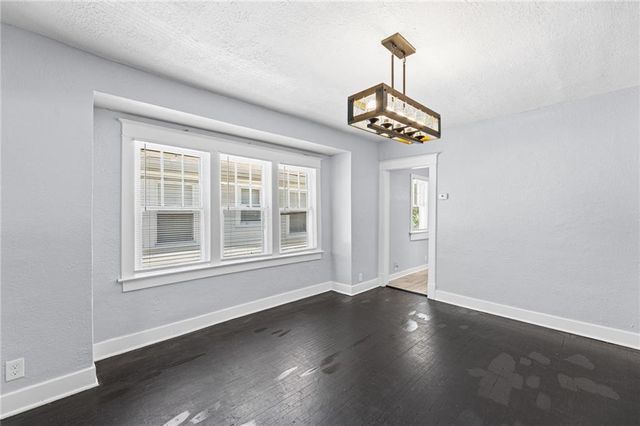 4243 Agnes Avenue, Kansas City, MO 64130