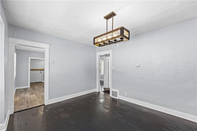 4243 Agnes Avenue, Kansas City, MO 64130