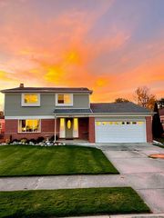 29542 Van Laan Drive, Warren, MI 48092