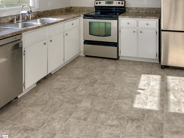 3 Timber Creek Court, Taylors, SC 29687