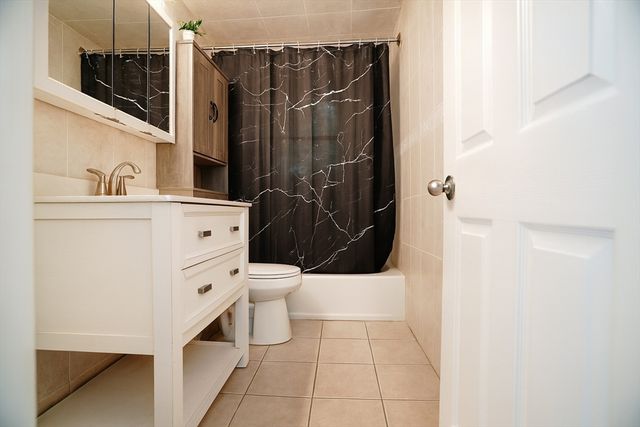 64 Drake Ave, Stoughton, MA 02072