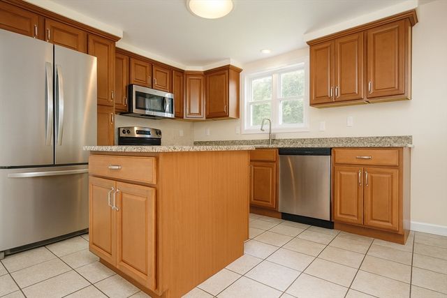 64 Drake Ave, Stoughton, MA 02072