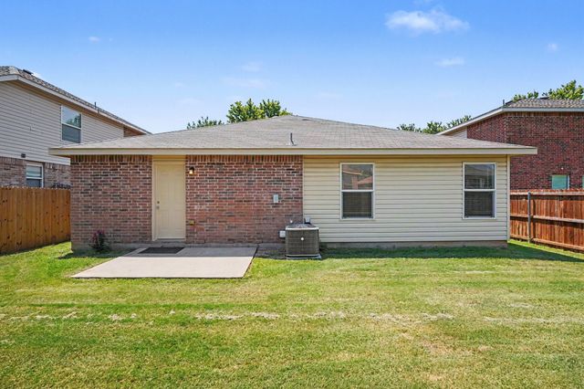 1817 Elk Lake Trail, Fort Worth, TX 76247