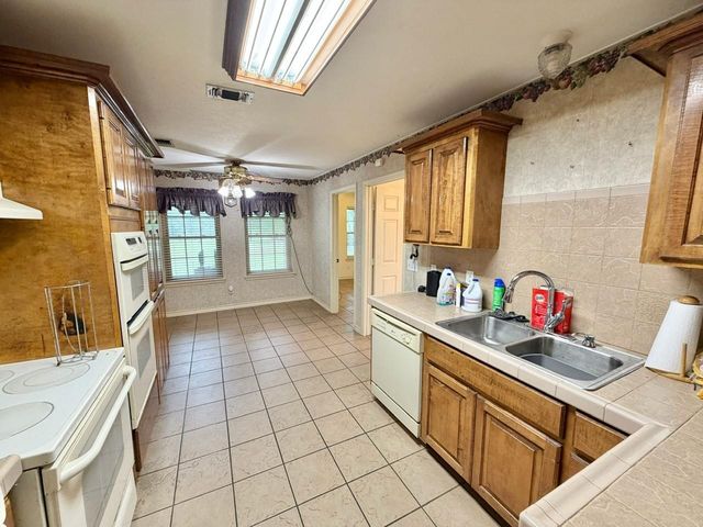 4244 State Highway 19 S, Crockett, TX 75835