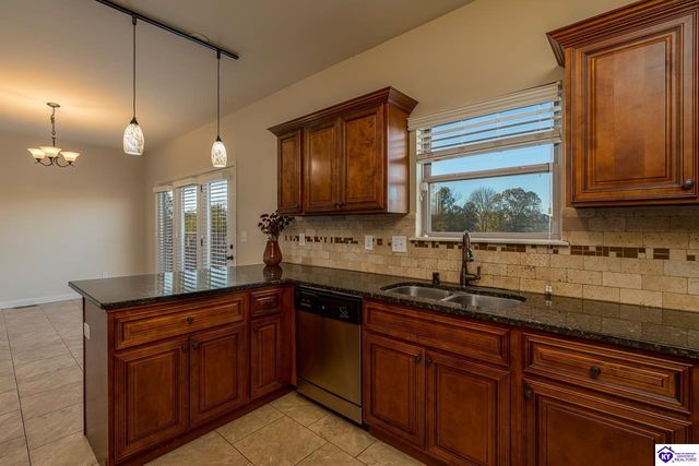 218 Sangria Drive, Vine Grove, KY 40175